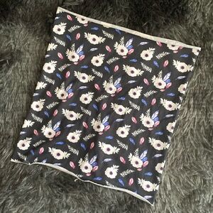 Black and white floral print waist wrap